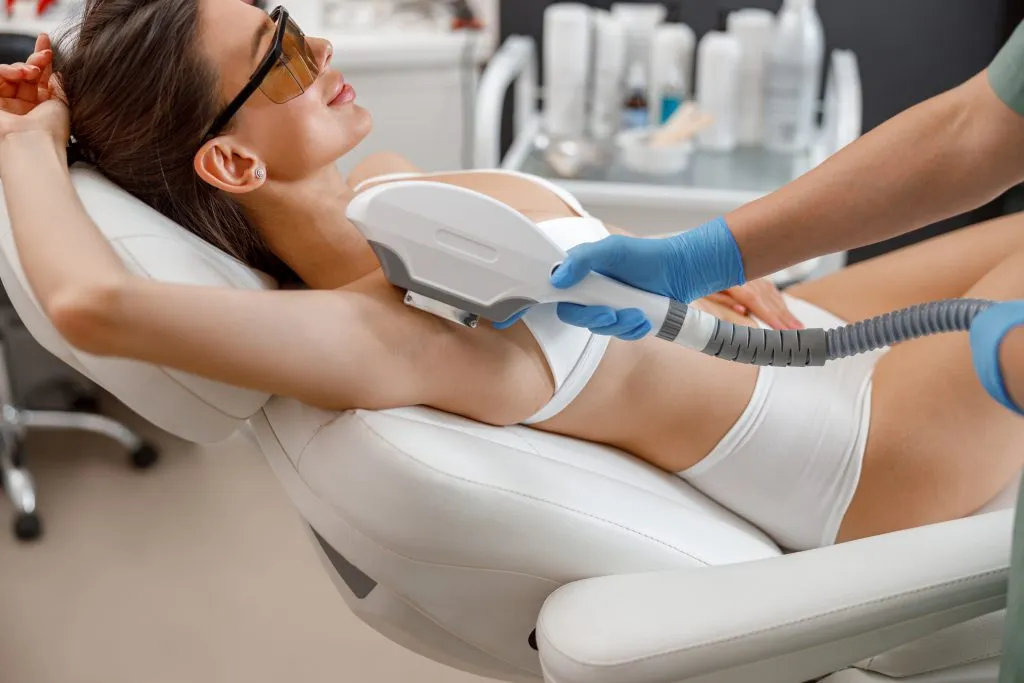 Epilare definitivă laser axilă la BH Body Studio Militari